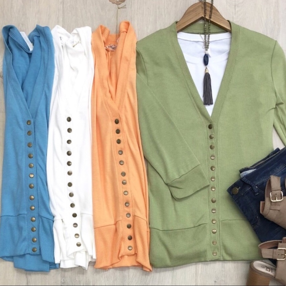 Button Cardigan in Grey